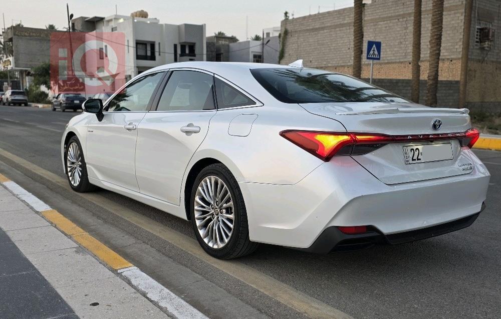 تۆیۆتا ئەڤەلۆن